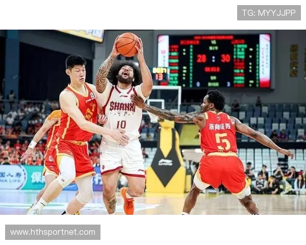 炸了！广厦男篮24分大胜，2-1淘汰山西晋级四强，胡金秋15+7险受伤，这比赛直接演成连续剧